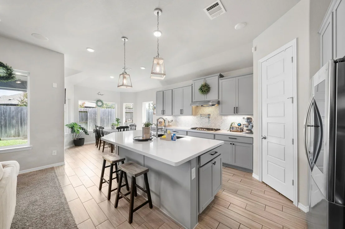 Photo of 10927 Crestwood Point Circle