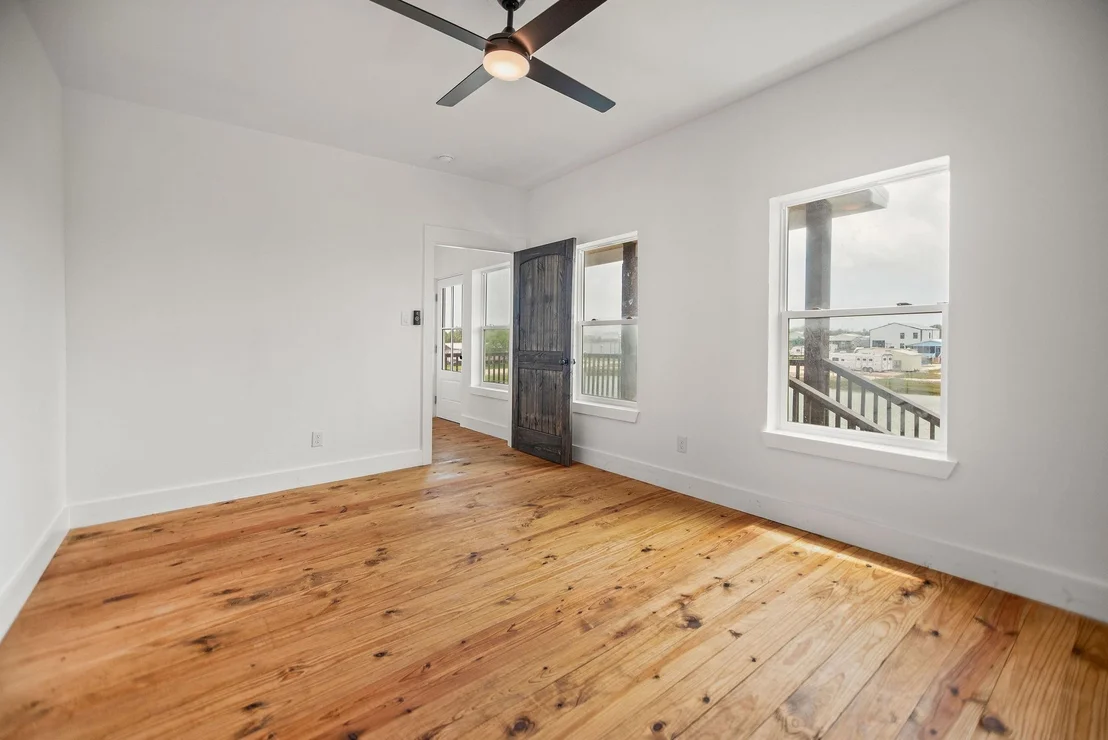 Photo of 809 W Taylor Avenue