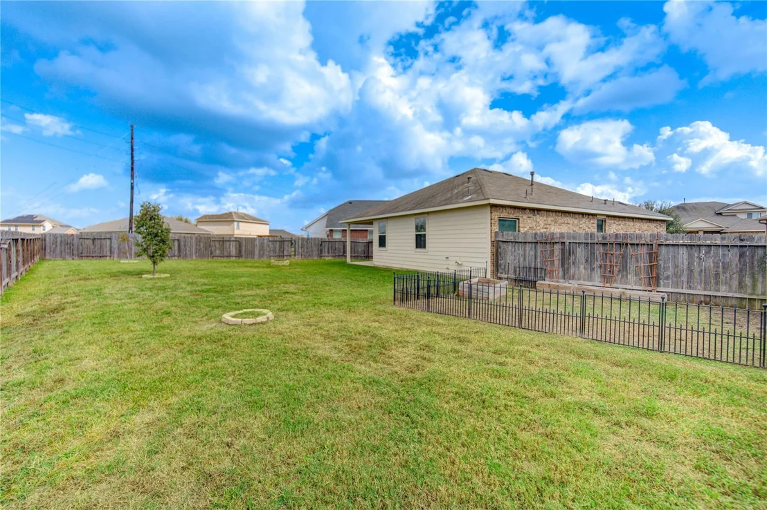Photo of 5263 Lilac Hollow Lane