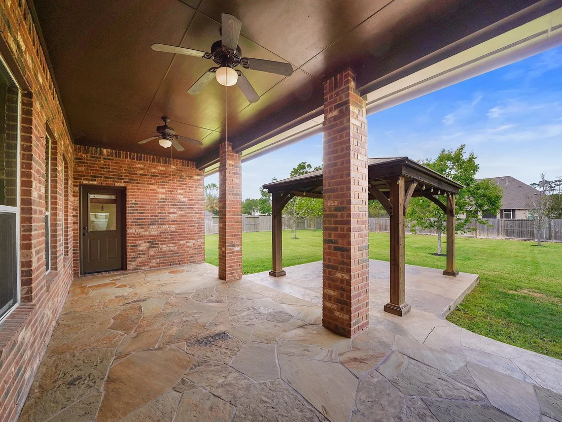 Photo of 22635 Pineleigh Court