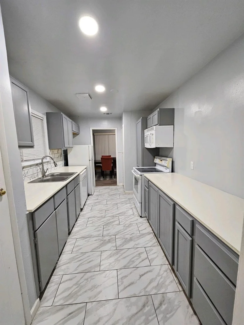 Photo of 302 Blakeley Drive
