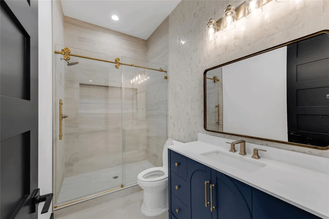 Photo of 7292 Edgewater Drive