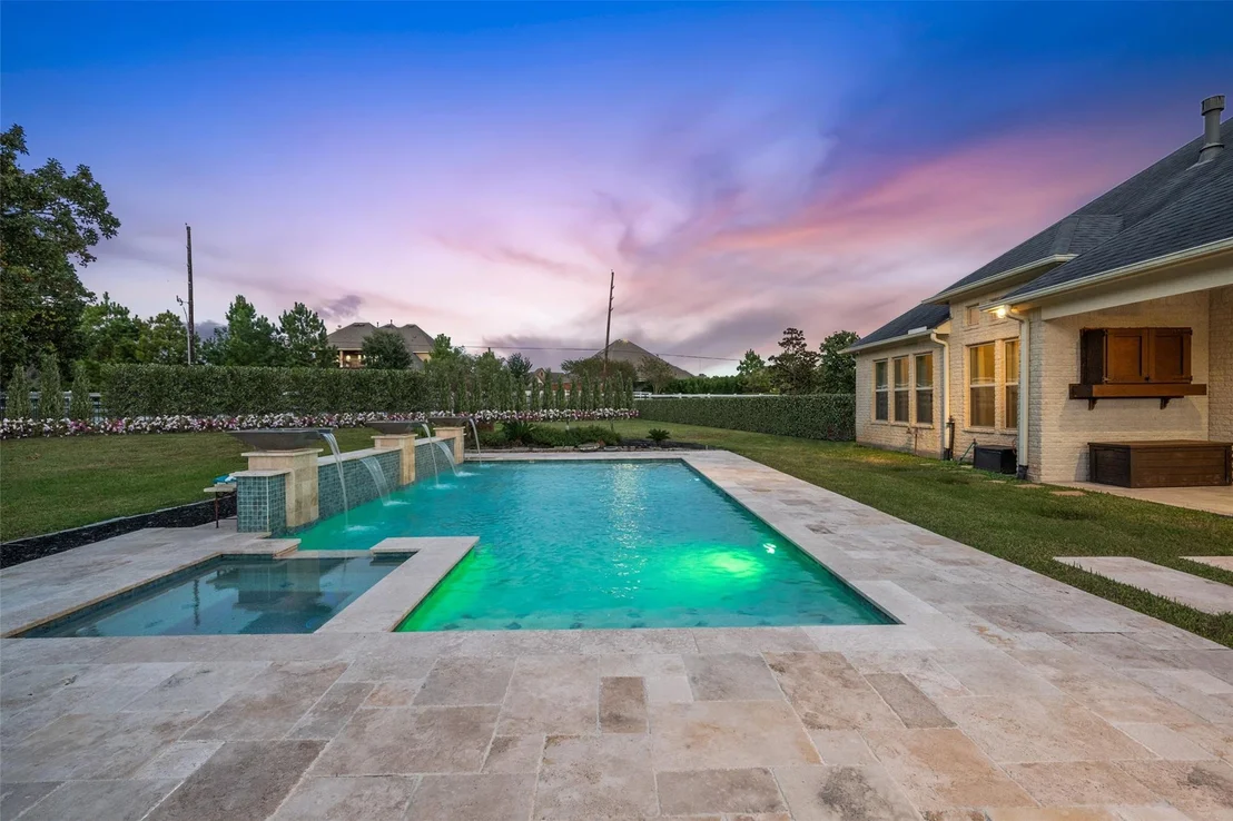 Photo of 5924 Oak Leaf Court