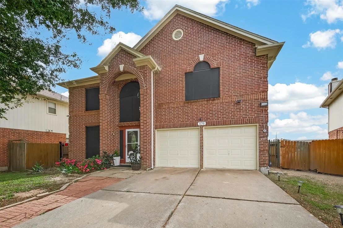 Photo of 579 Rivergrove Drive