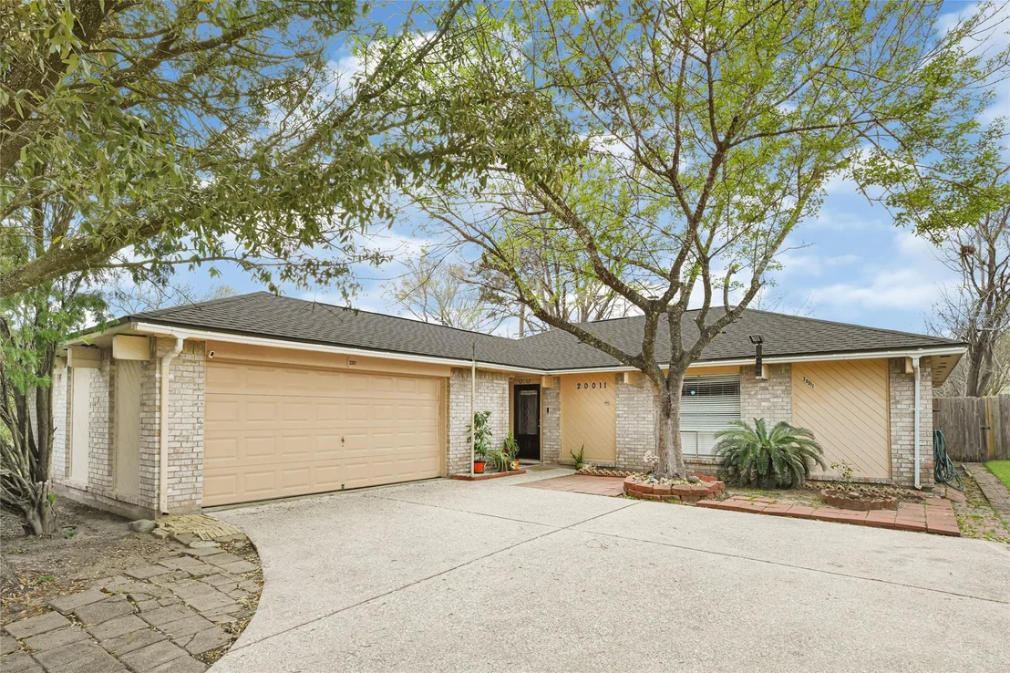 Photo of 20011 Lions Gate Drive