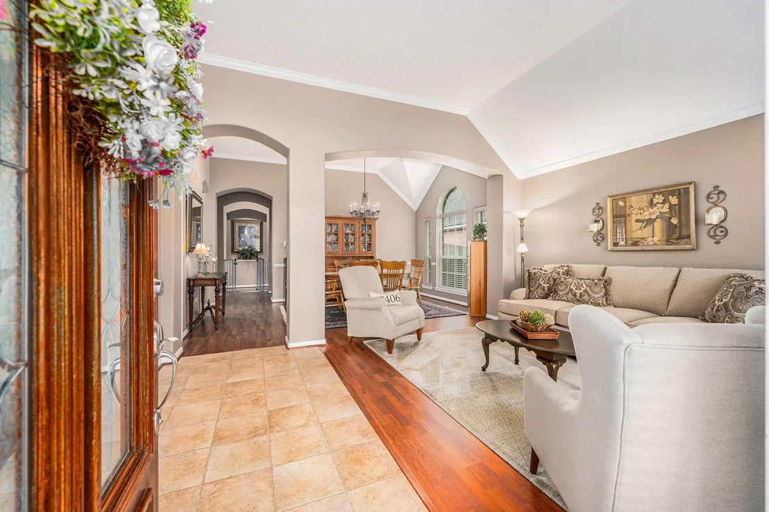 Photo of 606 Silver Creek Circle