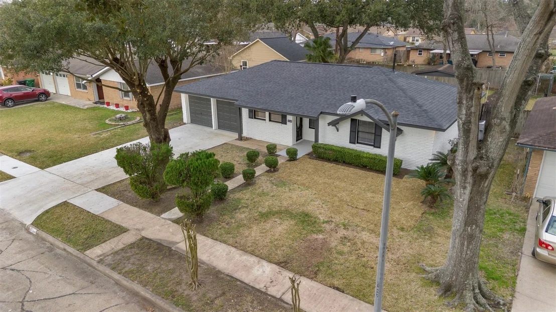 Photo of 5734 Farwell Drive