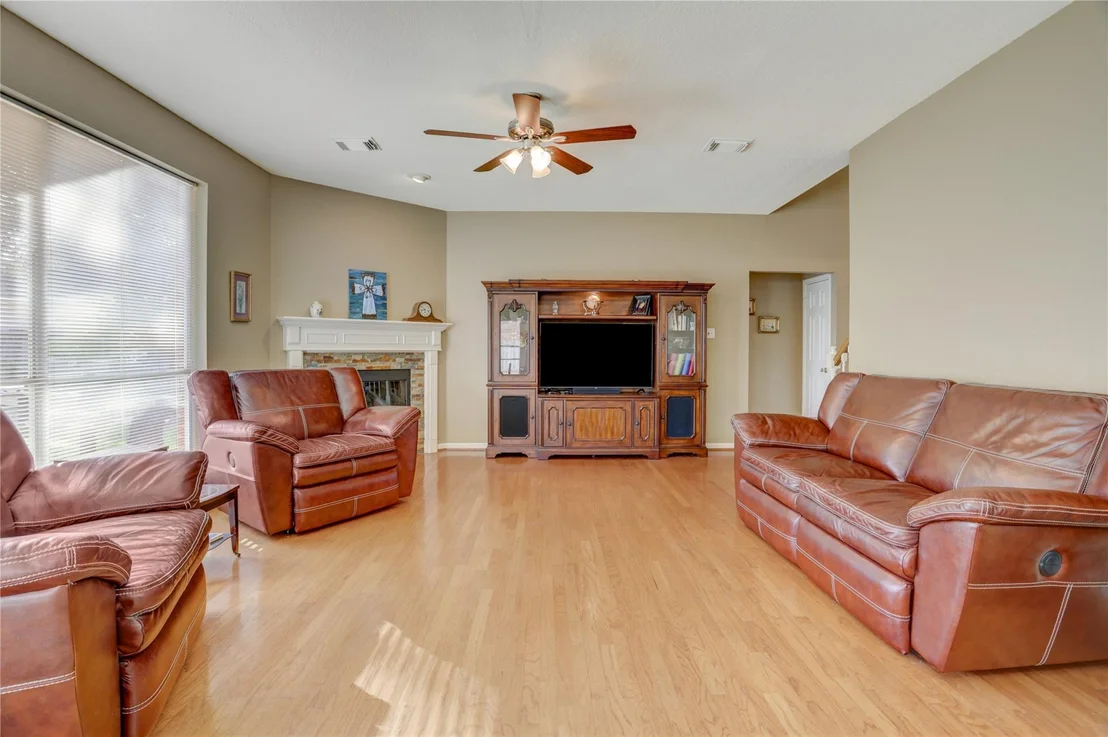 Photo of 2807 Red Oak Lane