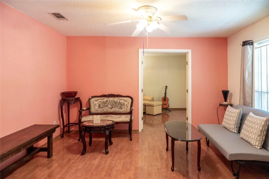 Photo of 8923 Hendon Lane