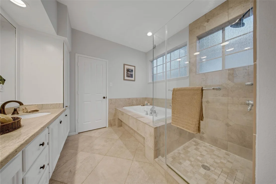 Photo of 79 N Cochrans Green Circle