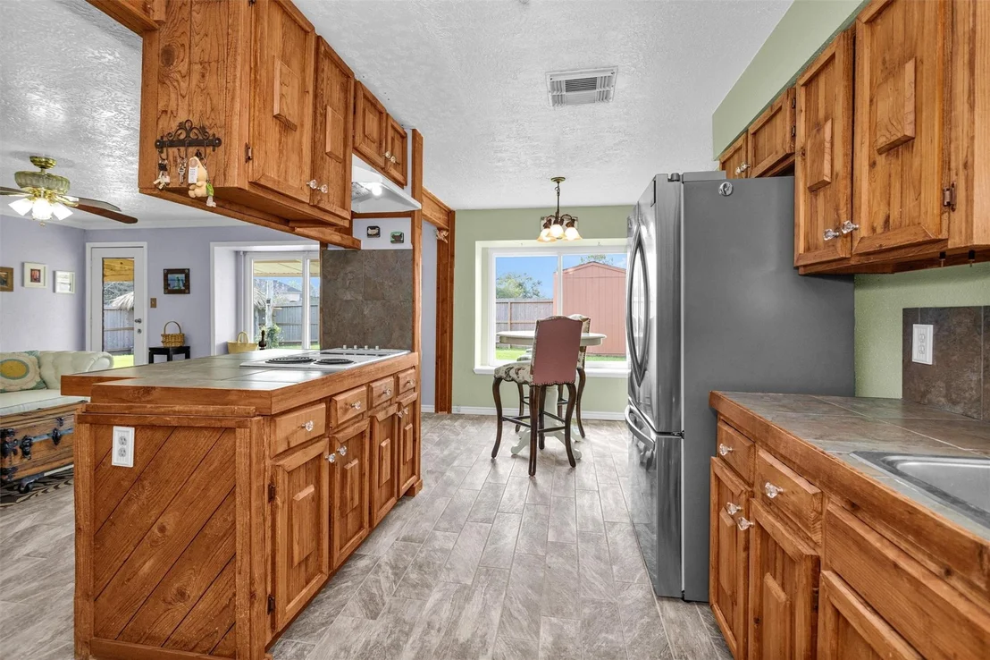 Photo of 8422 Oakhaven Road