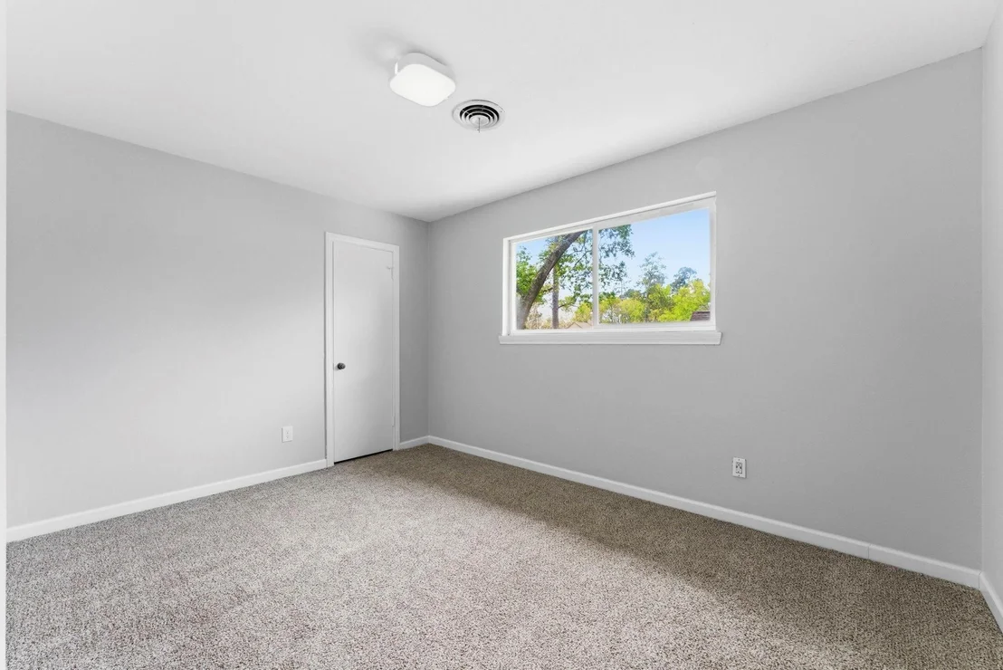 Photo of 206 W North Hill Drive