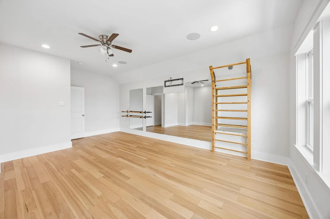 Photo of 8558 Ridgepoint Drive