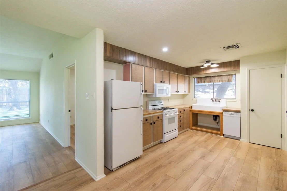 Photo of 462 Capehill Drive