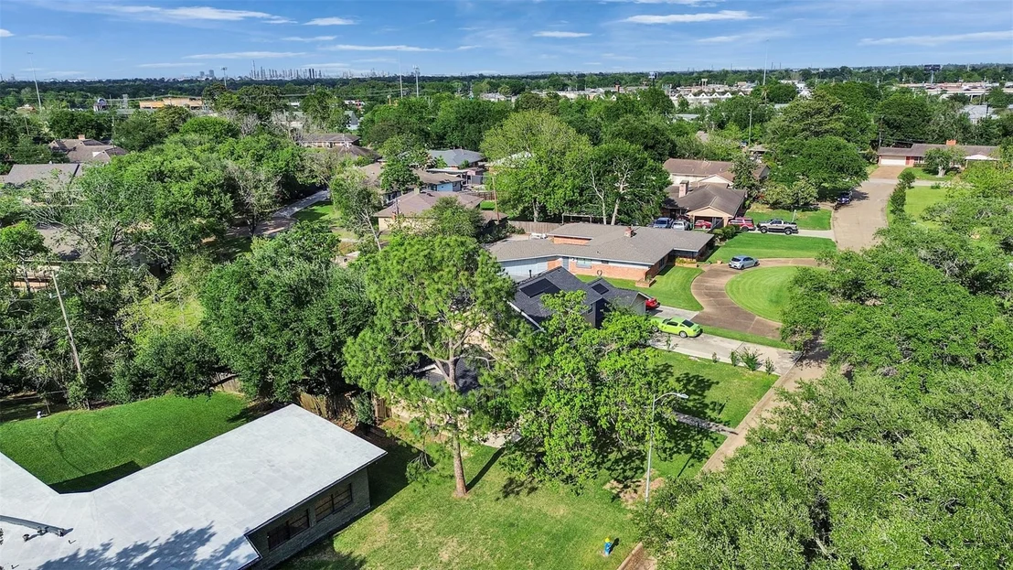 Photo of 7923 Glenview Drive