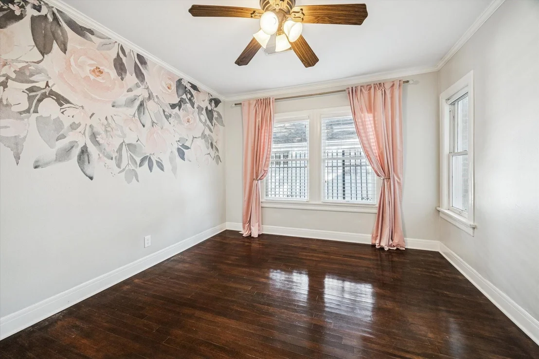 Photo of 1402 Vassar Street