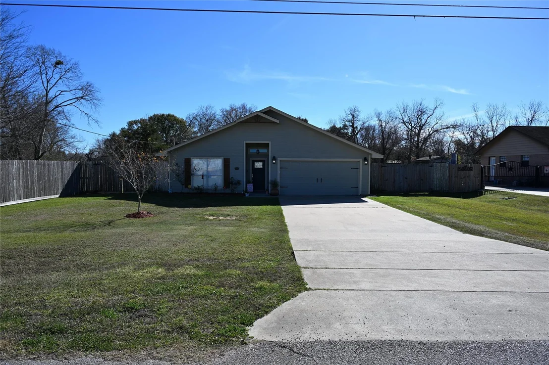 Photo of 1220 Fairground Ln