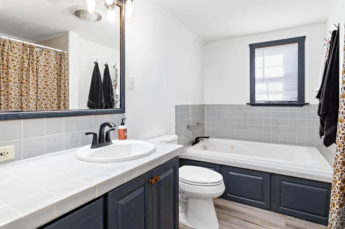 Photo of 606 Avenue A