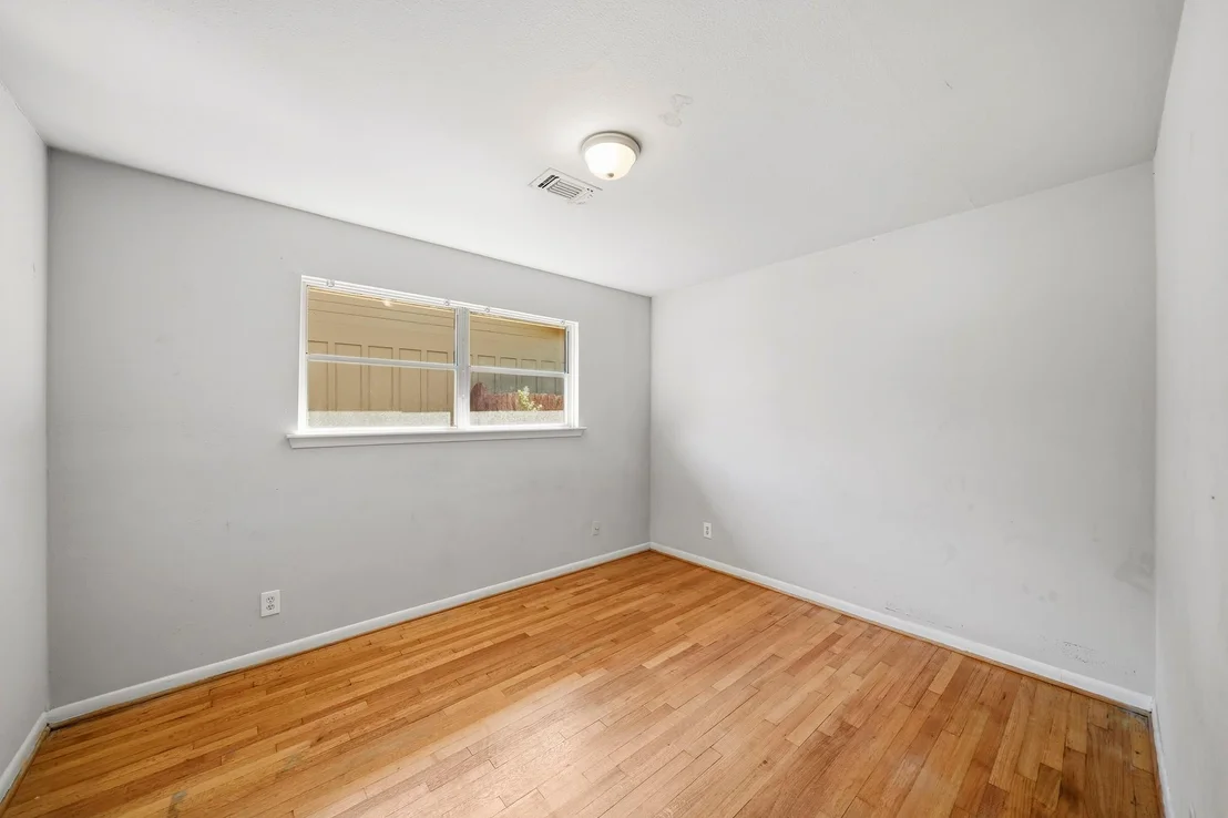 Photo of 7043 Hendon Lane