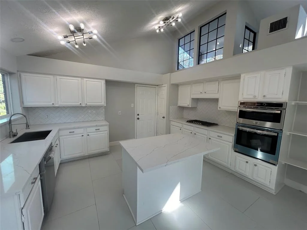 Photo of 6119 Fuller Street