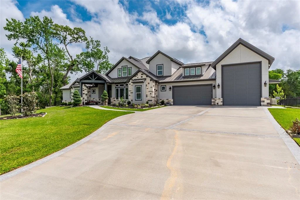 Photo of 5707 Windmill Lane