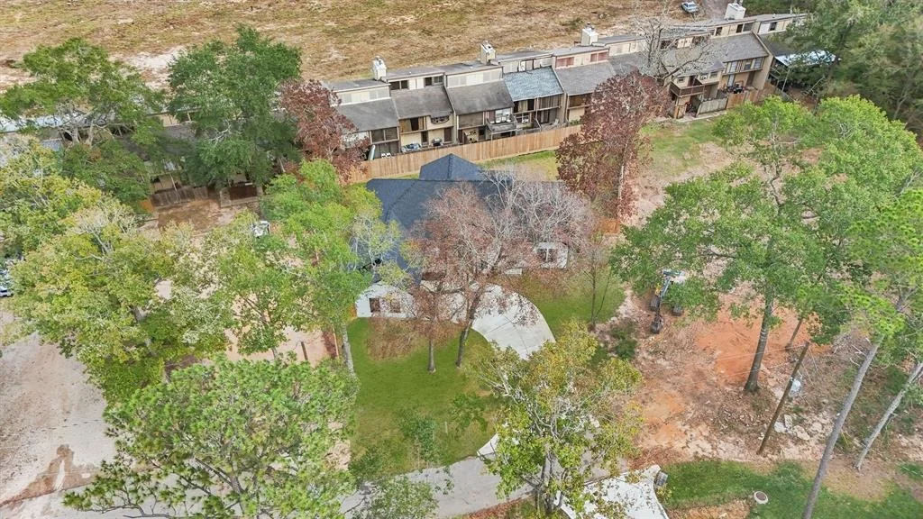 Photo of 84 Lakeway Court