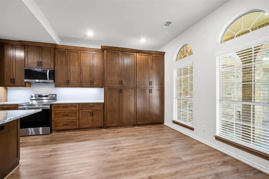 Photo of 15690 Corinthian Way