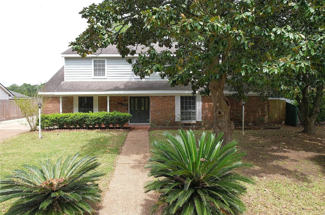 Photo of 2206 Carriage Lane