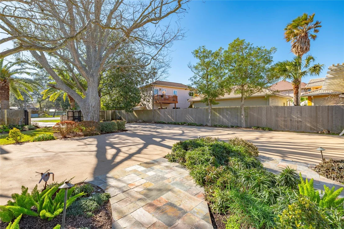 Photo of 5123 W Bayshore Drive