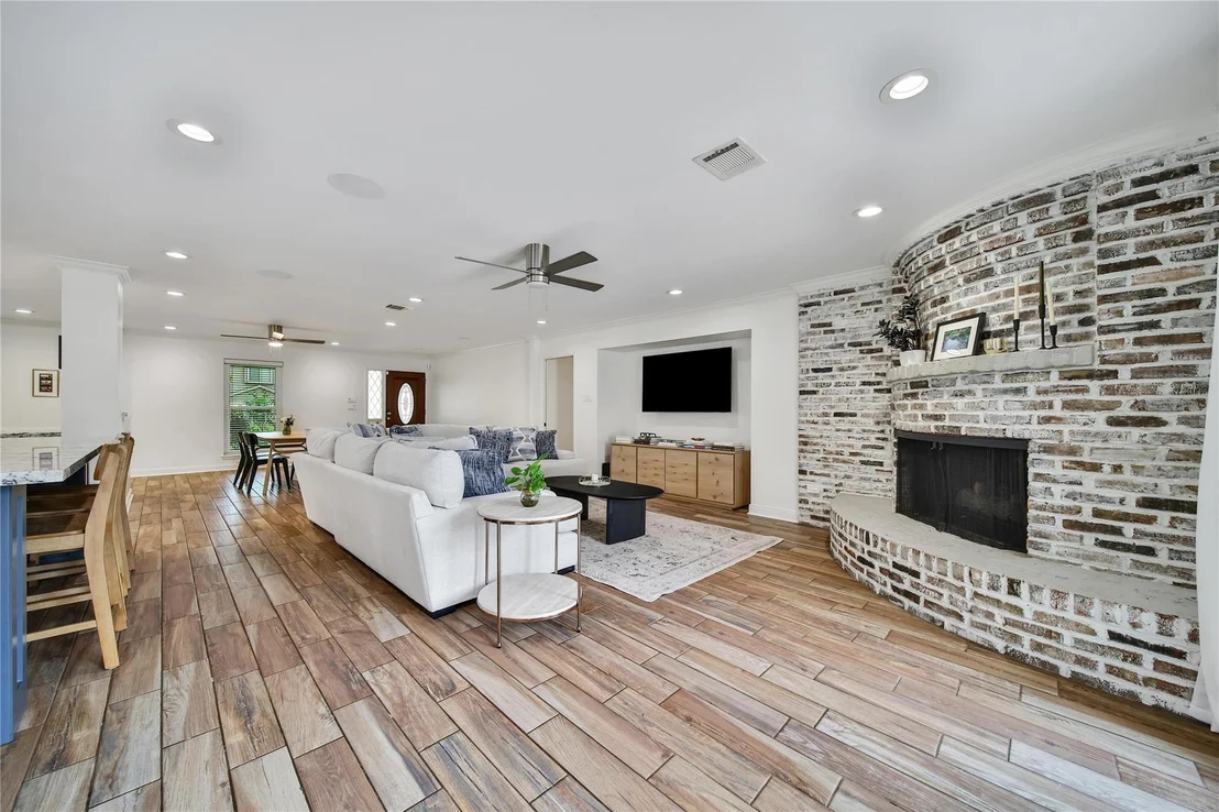 Photo of 963 Thornton Road