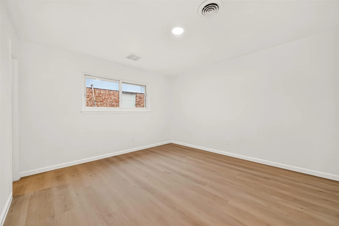 Photo of 215 Crest Hill Drive