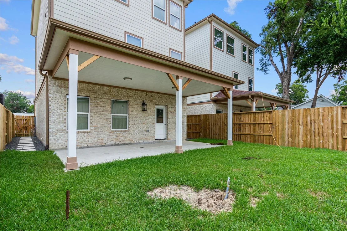 Photo of 2204 Hoskins Drive