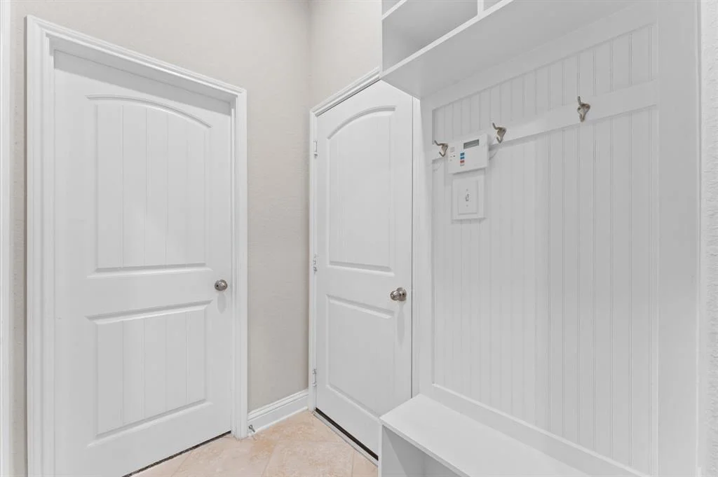 Photo of 8715 Gladiolus Drive