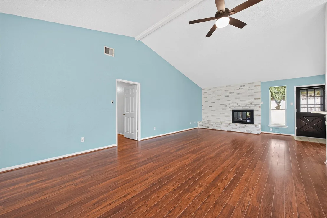 Photo of 17531 Crestline Road