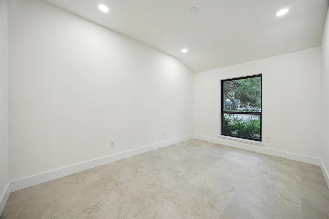 Photo of 1423 Mapleton Drive