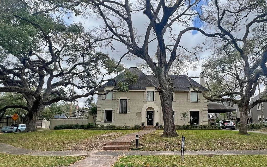 Photo of 5303 Cherokee Street