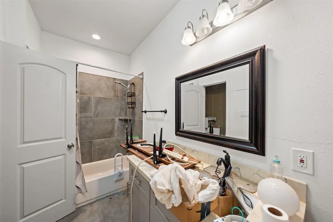 Photo of 2319 Creekleaf Road