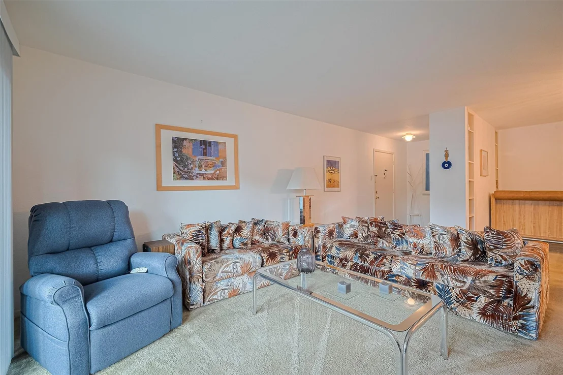 Photo of Unit 33 at 7575 Katy Freeway