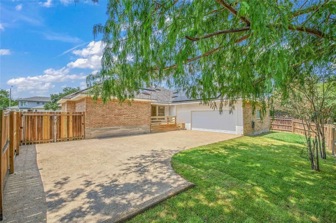Photo of 2307 W Briargate Drive