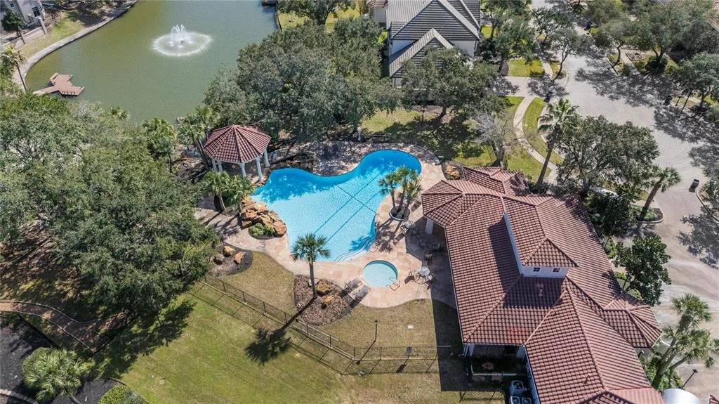 Photo of 18919 Crescent Bay Drive