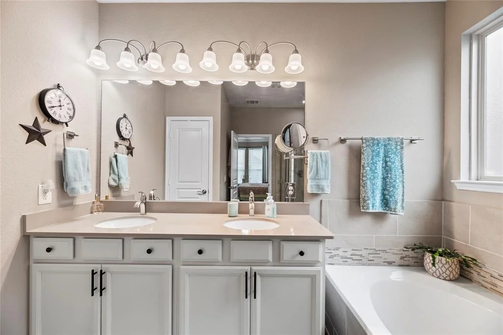 Photo of 5327 Silver Ledge Drive