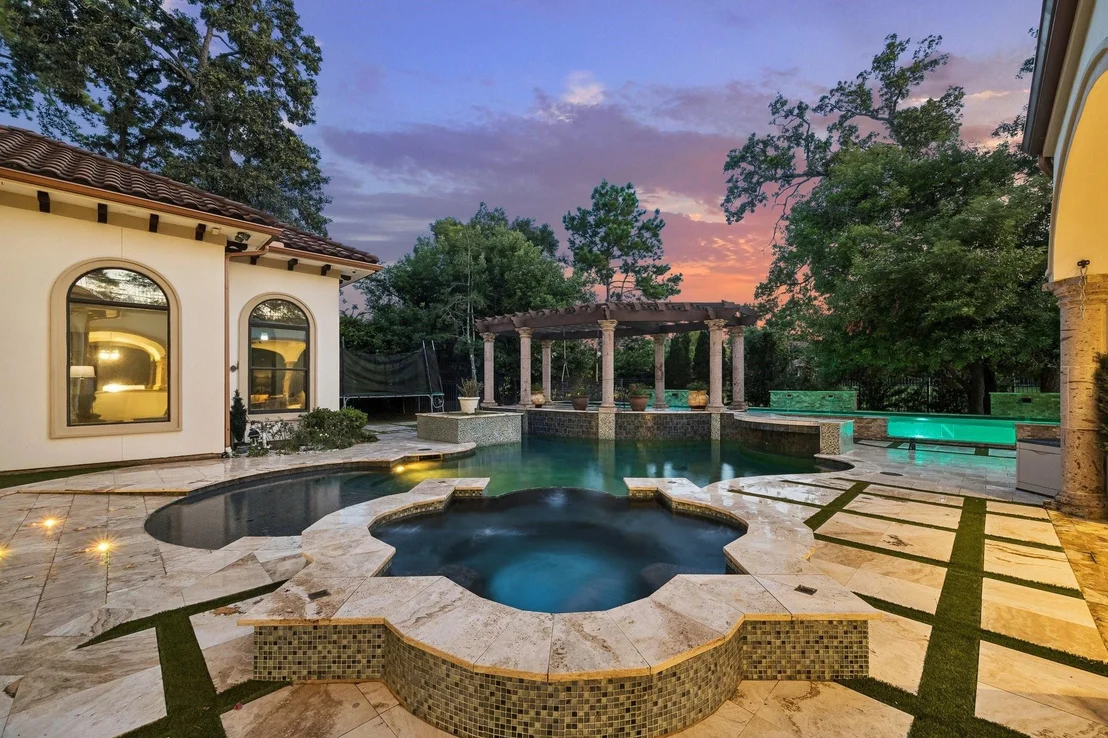 Photo of 6 N Fazio Way
