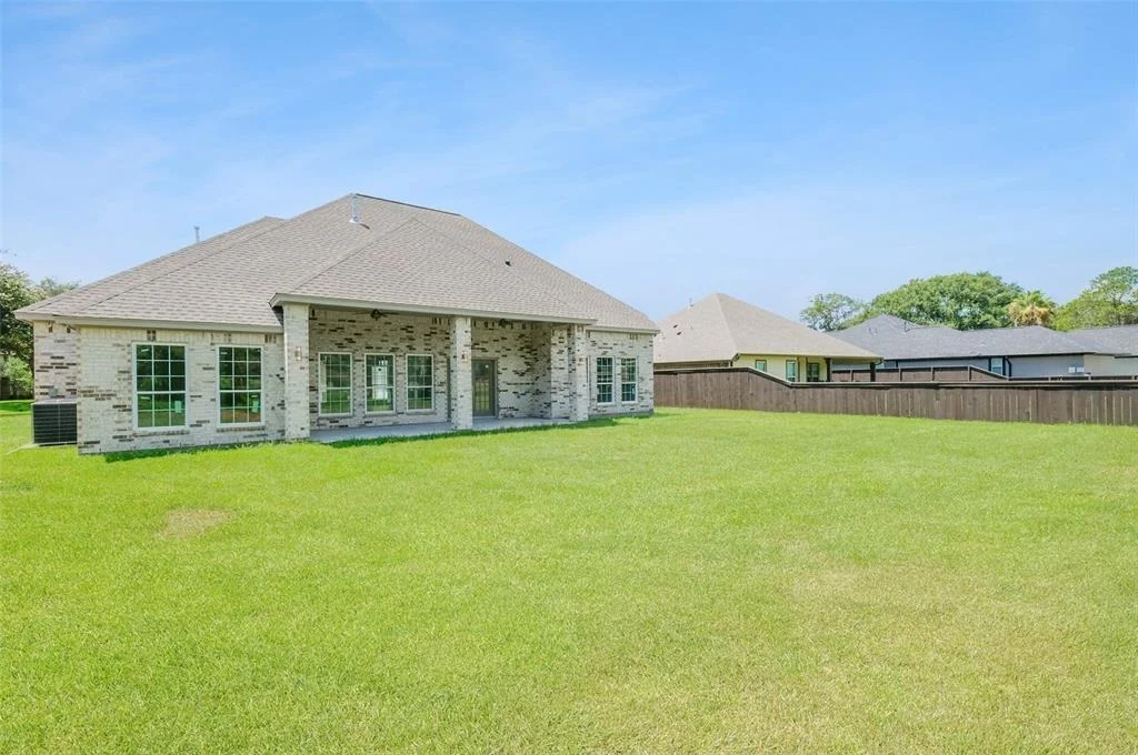 Photo of 2291 Riverside Drive