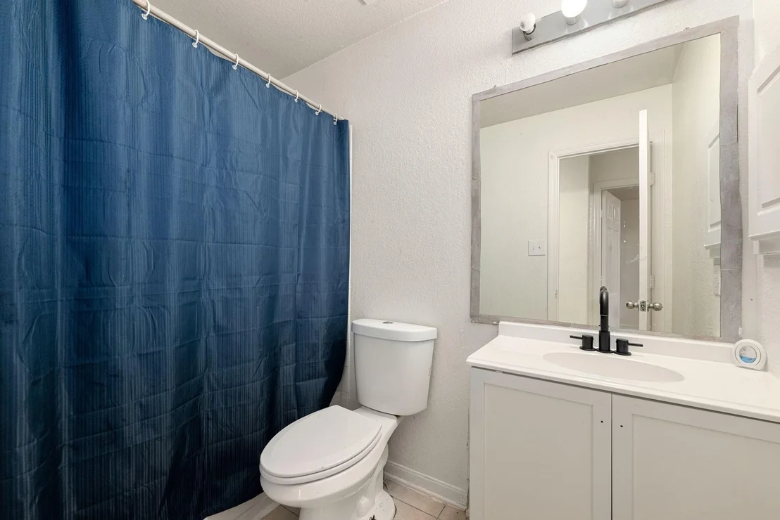 Photo of 17739 Barton Point Lane