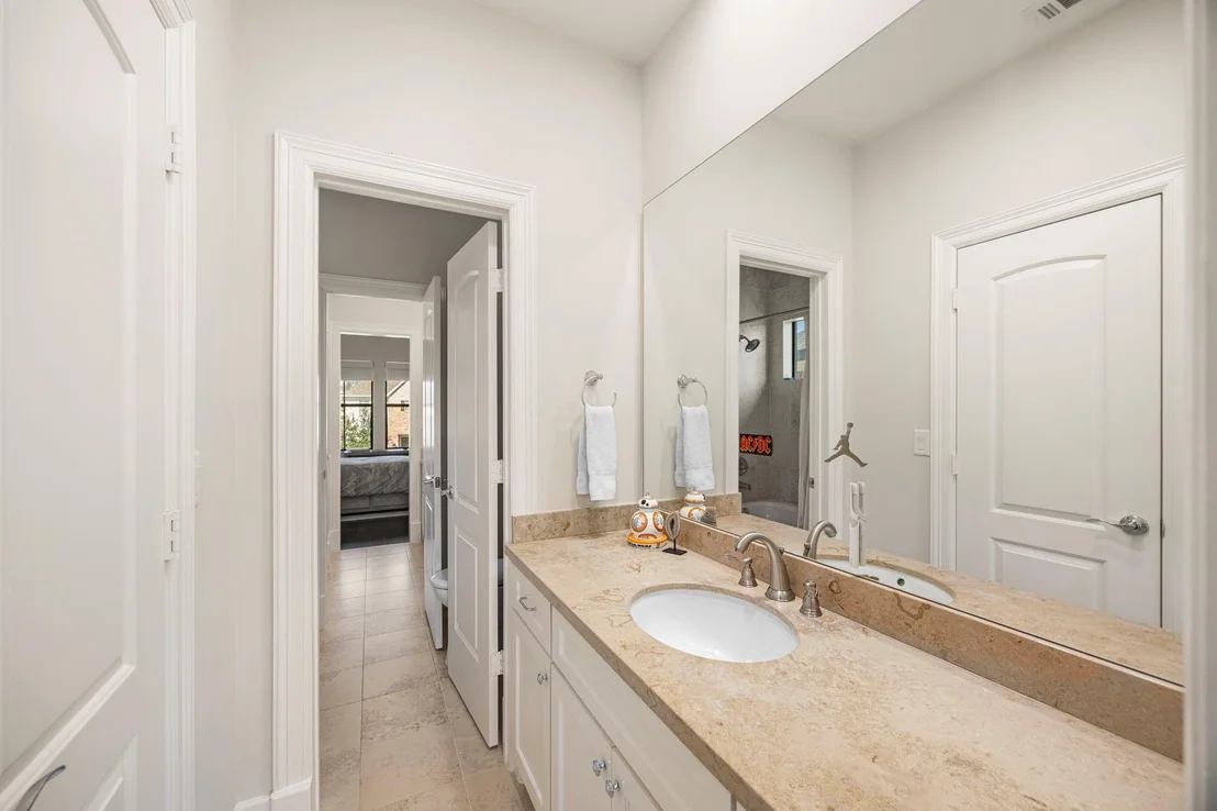 Photo of 1211 Chamboard Lane