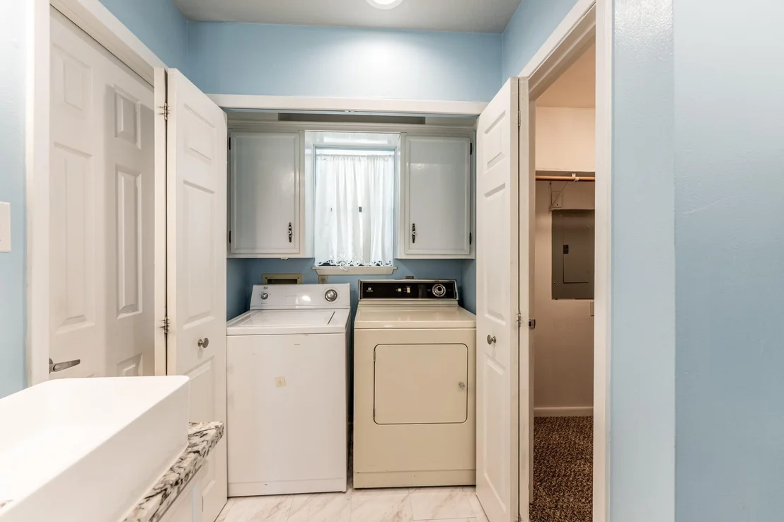 Photo of 180 W Lake Circle