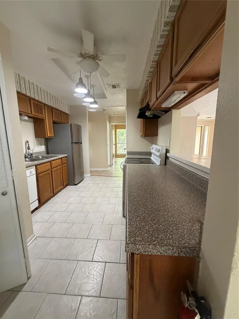 Photo of 13310 Robinglen Drive