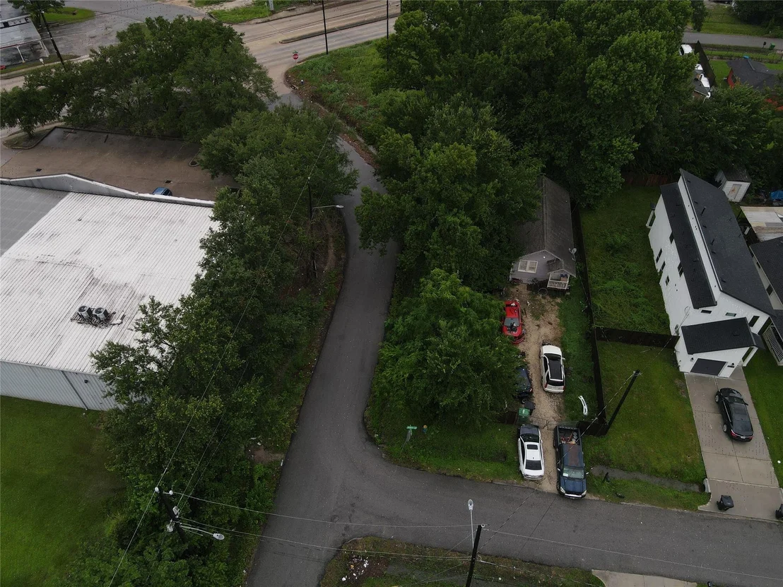 Photo of 7900 Tower Street