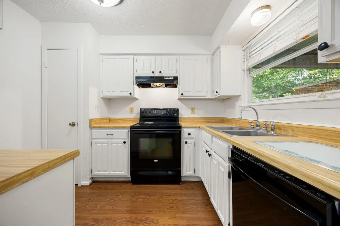 Photo of 1346 Castle Glen Drive