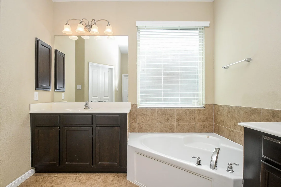 Photo of 4819 Oak Rambling Drive